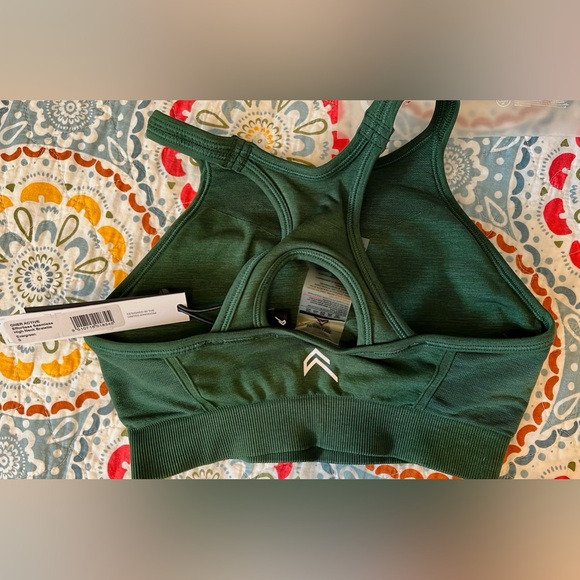 🆕 ONER Active SMALL Effortless Seamless High Neck Bralette PRINTED
LOGO - Picture 5 of 7